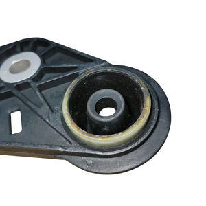 Kualitas tinggi belakang kanan Muffler Insulator untuk Chevrolet Equinox 2018-2023 bagian OEM 84205378 sistem knalpot Tuning mesin <span class=keywords><strong>2</strong></span>.0T - Product Image 4