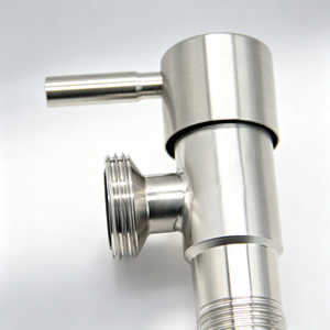 Vanne à soupape angulaire forgée de haute qualité en acier inoxydable 304 - Product Image 2