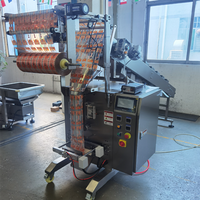 Machine de remplissage et de scellage semi-automatique pour aliments en vrac (pièces de fruits frais, morceaux d'orange, nouilles humides) avec système de remplissage en seau en chaîne