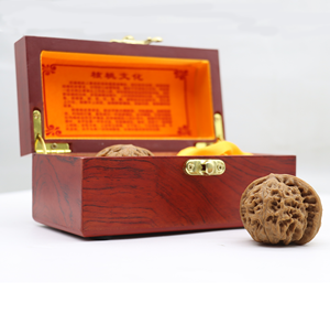 Artisanat naturel Wenwan : Noix de Chine ovales au toucher réel, jouets de bureau en bois pour l'exercice de la paume, objets de collection précieux sélectionnés - Product Image 1