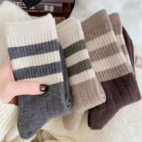 Chaussettes mi-mollet décontractées pour femmes, style universitaire, à double rayure, en polyester et coton absorbant la transpiration, pour l'hiver