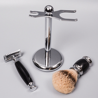 OEM Herren Rasier- und Bartpflege-Set mit Metallgriff Silvertip Dachsborsten Rasiermesser und Pinselhalter Set