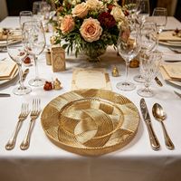Assiettes de présentation rondes classiques de 13 pouces en plastique PP doré durable et pigmenté pour mariages de luxe, anniversaires, hôtels – Fujian, Chine