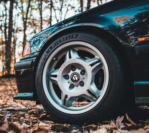 Rines Clásicos Retro YQ Jentes 17*7.5j 17*8.5j Escalonados PCD 5X120 con Borde Profundo Cóncavo de Aleación <span class=keywords><strong>para</strong></span> <span class=keywords><strong>E46</strong></span> M3 E42 E39 E60 E90 - Product Image 6