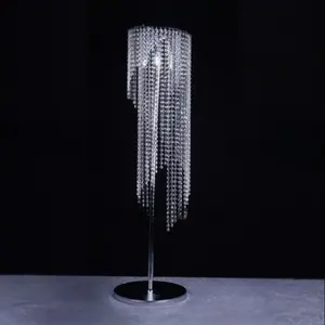 LT230228 Vente en gros de lampadaire en fer avec perles de cristal de luxe Décoration de lumière de route pour événements de fête de mariage