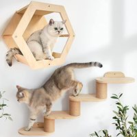 Arbre à chat mural en bois massif pour intérieur avec hamac, étagère et structure d'escalade