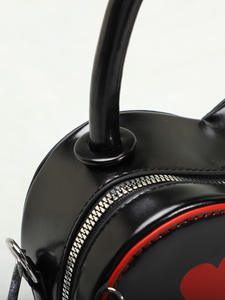 Nouveau sac à main pour femme en forme de cœur avec imprimé de cartes à jouer, design chaîne, sac bandoulière élégant - Product Image 6