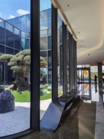 AS2047 NFRC Abrace la belleza de la luz natural sin marco con nuestro piso a techo Pared de ventana de vidrio tintado de aluminio de gran tamaño