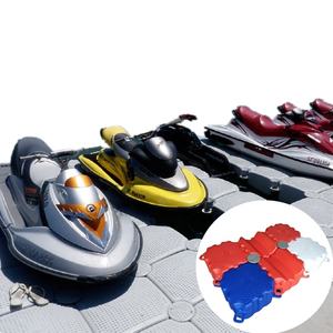 Plastica senza soluzione di continuità pontone galleggiante jet ski nel lago - Product Image 5