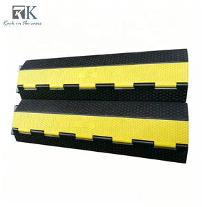 Rampa para Cables de Interior y Exterior, Rampa para Cables de Alta Resistencia, Protector de Cables de Goma, Rampa Protectora de Cables para Eventos al Aire Libre, para Uso en Conciertos - Product Image 1