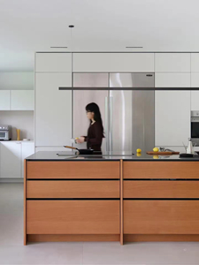 Gabinete de Cocina Tipo Isla de Madera Sólida Personalizado, Estilo Moderno, para Cocinas de Lujo Minimalistas, Almacenamiento Funcional - Product Image 6