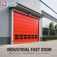 Porte pliante à grande vitesse, porte industrielle avec cadre en acier et capteur de sécurité pour la circulation des chariots élévateurs dans les installations de fabrication