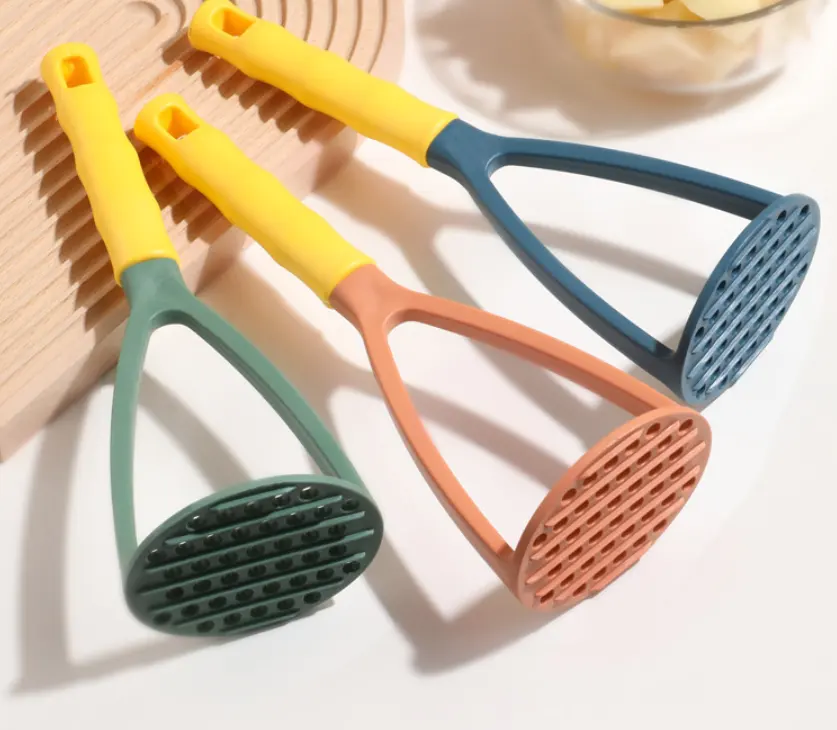 New product ideas 2023 Creative Multi-function Kitchen Accessories Manual Potato Masher With Handle