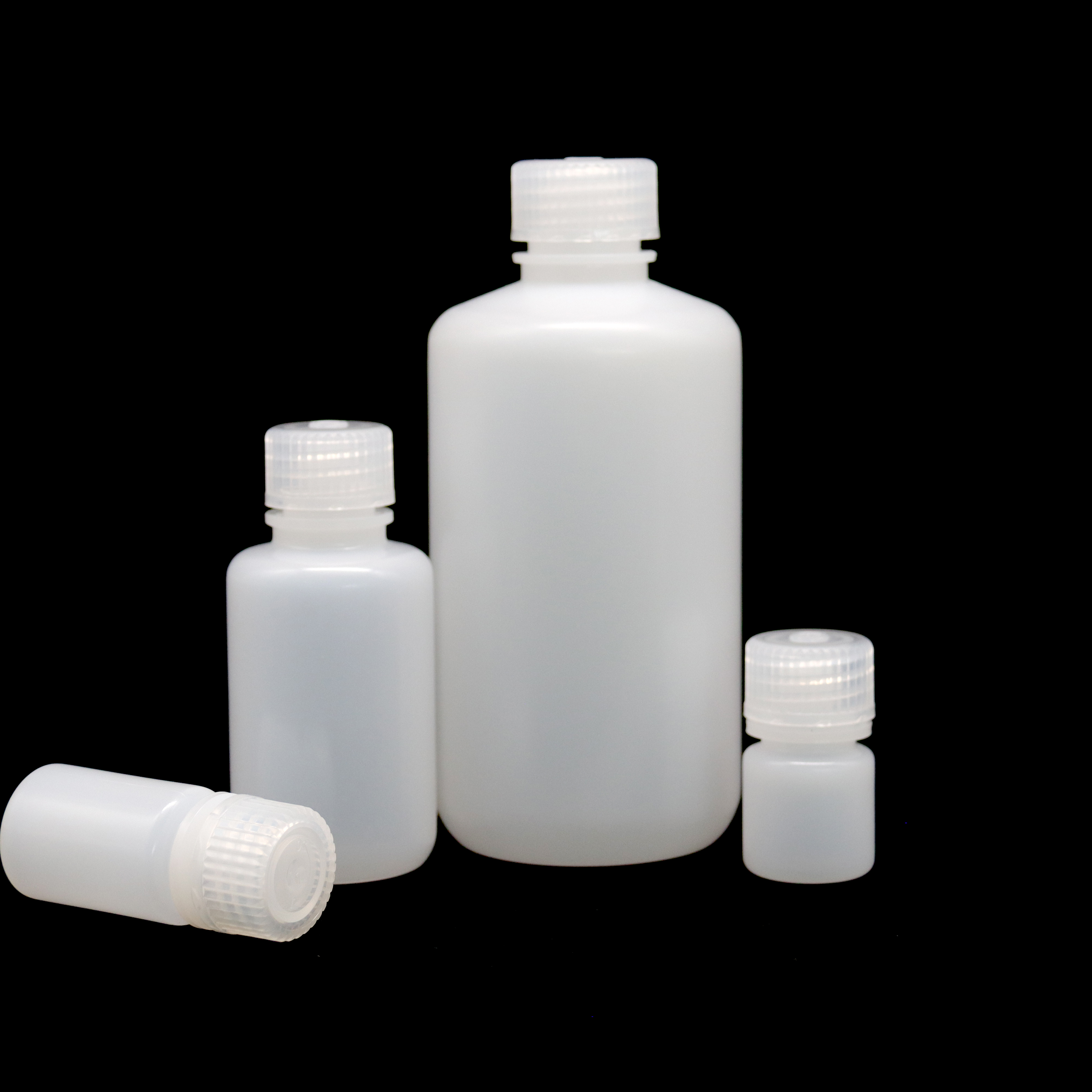 Полипропиленовые бутылки. Бутыль пнд толстостенная с широким горлом 10 л. Hdpe 500 мл с дозатором. Бутылки из полипропилена. Флаконы полипропиленовые по 100 мл, 250 и 500 мл.