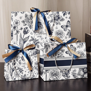 Moran stile retrò fiore linea bozza borsa negozio di abbigliamento laminata patinata carta regalo confezione serigrafia nastro - Product Image 1