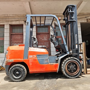 Used Diesel Toyota 3 Ton Mini <b>Forklift</b> Truck FDZN30 Good Condition Original Japanese Engine Tested Inspected Low Hours (0-2000) - Product Image 4