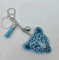 Koningsblauwe cheetah-vormige stijlvolle sleutelhanger met volledig strass-versiering en kwastjes, hoogwaardige bestseller charme hangende ornament