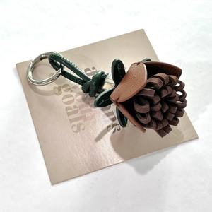 Mengda - Accesorios de Lujo para Bolsos, Colgante Pequeño y Exquisito con Diseño Floral en Colores Primaverales, Hecho a Mano con Aleación de Zinc - Product Image 5