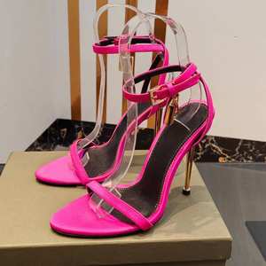 <span class=keywords><strong>Tacchi</strong></span> Eleganti e Sexy in Denim <span class=keywords><strong>Rosa</strong></span> Acceso con Dettagli Metallici Blu, Punta Affusolata, Chiusura con Lucchetto Dorato e Lacci alla Caviglia, Modello Unico e Lussuoso 2025 - Product Image 1