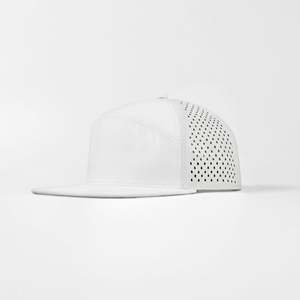 Casquette Snapback personnalisée en gros, 6 panneaux, visière plate, bleu marine, imperméable, structurée, logo brodé 3D, maille perforée au laser - Product Image 5