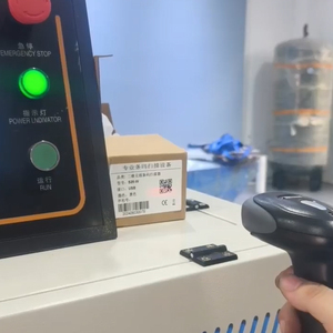 90 °   Machine à sertir les coins en aluminium combinant la soudure des coins avec un système hydraulique - Product Image 3