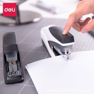 Engrapadora Grande Deli 0367 con Capacidad para 20 Hojas, Engrapadora de Oficina para Encuadernación de Papel - Product Image 1