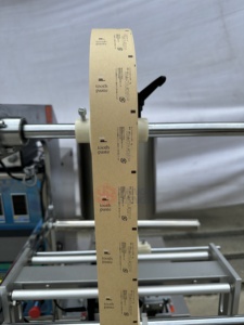 เครื่องบรรจุซอสน้ำผึ้งอัตโนมัติ YB-150J ในถุงซอสมะเขือเทศมายองเนสเนยถั่ว - Product Image 2