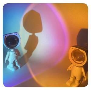 NOUVEAU Lampe de nuit <span class=keywords><strong>robot</strong></span> Rts personnalisée projecteur d'astronaute lumières décoration Atmosphère batterie puissance Sunset lamp - Product Image 3