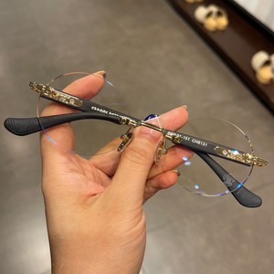 Nuevas <span class=keywords><strong>Gafas</strong></span> de Moda Ultraligeras Retro Reciclables con Montura Cuadrada Perforada sin Aro y Protección Anti-Luz Azul para Hombre - Product Image 4