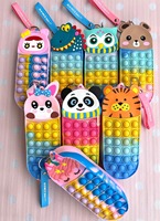 Pochette à crayons Pop It personnalisée, étui sensoriel anti-stress OEM pour enfants, cadeau de retour d'anniversaire en gros sans BPA