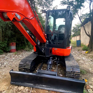 Excavatrice KX165 2023 d'occasion, faible nombre d'heures de fonctionnement, moteur 5,5 tonnes, godet de 0,2 m³, hydraulique KYB, pour travaux de construction et de terrassement. - Product Image 1