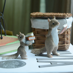 Figurita de ardilla de resina, decoración de animales para sala de estar, escritorio, adorno de bonsái, regalo de cumpleaños - Product Image 4