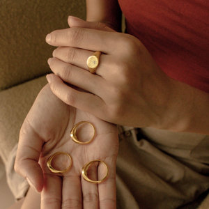 Custom18k Chapado en oro Chunky Celestial Signet Celestial Moon Star Travel Anillo de joyería de acero inoxidable para el <span class=keywords><strong>mejor</strong></span> <span class=keywords><strong>amigo</strong></span> - Product Image 2