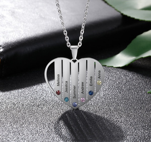 가족을 위한 사용자 정의 스테인리스 심장 디자인 새겨진 이름 목걸이 - Product Image 2