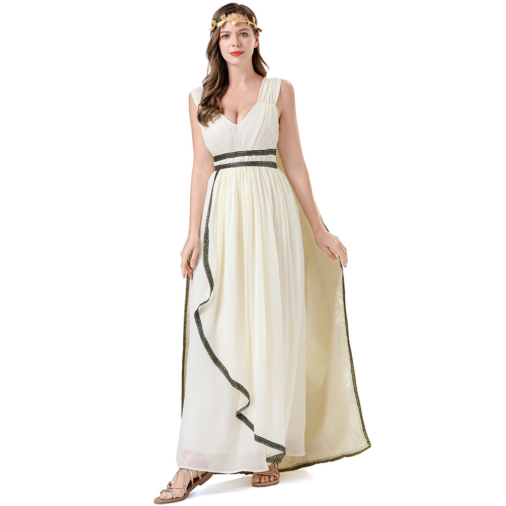 0833 [Robe, couvre-chef, cape]