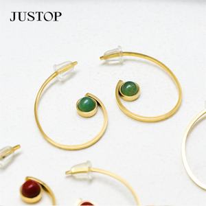 Vente en gros de bijoux nouveau design boucles d'oreilles pendantes géométriques respectueuses de l'environnement en acier inoxydable plaqué or 18 carats pierre naturelle - Product Image 1