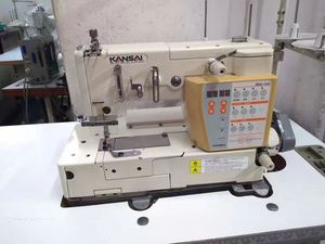 Machine à coudre au point <span class=keywords><strong>de</strong></span> chaîne Kansai MAC100 d'occasion Coudre des motifs floraux décoratifs sur les bords des vêtements - Product Image 5