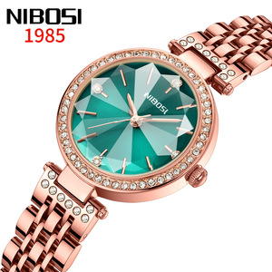 Nuevo Reloj Verde Pequeño y Elegante de Moda - Esfera con Incrustaciones de Diamantes en Forma de Diamante, Correa de Acero, Reloj de Pulsera de Cuarzo para Mujer - Product Image 1