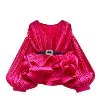 Chemisier plissé élégant en satin pour femme, à manches longues lanternes, col en V ample et volants, idéal printemps-automne