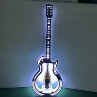 Présentoir à bouteilles LED en acrylique en forme de guitare avec logo personnalisé, pré-assemblé, rechargeable, pour présentation de vin en boîte de nuit