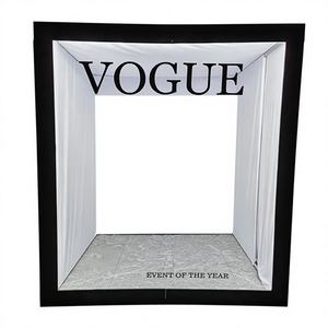 2025 Cabine photo selfie personnalisée en gros, rotative automatique sans fil, avec verre coloré, compatible SLR et iPad, 24 lumières LED - Product Image 1