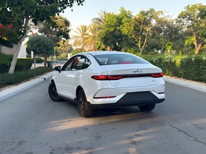2025 BYD Qin Plus DM-i Coche Eléctrico de Cuatro Ruedas - Product Image 6