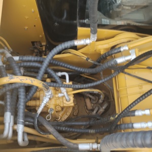 รถขุดดิน320D <span class=keywords><strong>2L</strong></span> รถตีนตะขาบใช้ในประเทศญี่ปุ่นสำหรับรถตีนตะขาบแมว - Product Image 6