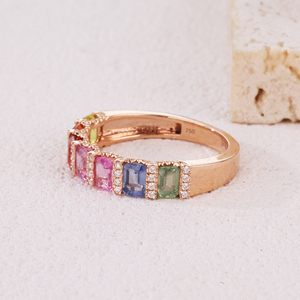 แหวนเพชรธรรมชาติสีโรสโกลด์18K ประดับแซฟไฟร์หลากสีตัดมรกตทำจากทองธรรมชาติสำหรับเป็นของขวัญวันเกิด - Product Image 4