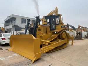 รถดันดิน CAT D7R มือสองสภาพดี พร้อมอุปกรณ์ริปเปอร์ เหมาะสำหรับงานบดอัดพื้นที่เหมืองแบบเปิด งานฟื้นฟูพื้นที่ งานตัดแต่งทางลาดชันในชนบท และงานปรับระดับพื้นที่ - Product Image 4