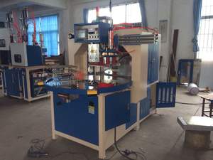 Machine de scellage et de découpe automatique à haute fréquence pour emballages à clapet, avec logo crocodile, emblème d'équipe de football, badge - Product Image 6