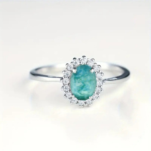 Anello con Zircone Sfumato Naturale per Donne, Gioiello da Dito Elegante e alla Moda - Product Image 1