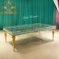 Meubles abordables de Guangzhou table de banquet en or et cristal de rectangle ensemble pour 8 avec des chaises