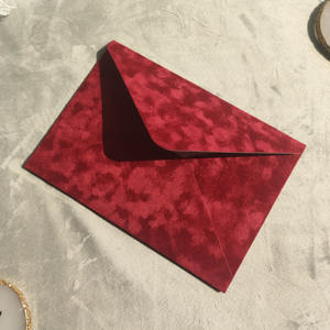 Sobre Clásico de Terciopelo Rojo para Invitación de Boda, Invitaciones de Boda de Acrílico Transparente con Detalles en Dorado, Juego de Tarjetas de Invitación - Product Image 6