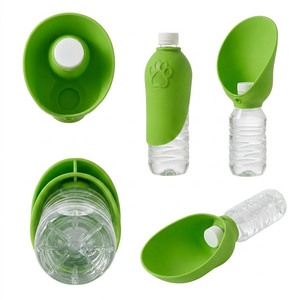 Bouteille d'eau portable pour chien, pliable, en silicone, design feuille, anti-fuite, distributeur d'eau pour animaux de compagnie, pour la randonnée et les promenades en extérieur, 580 ml, sans BPA - Product Image 4